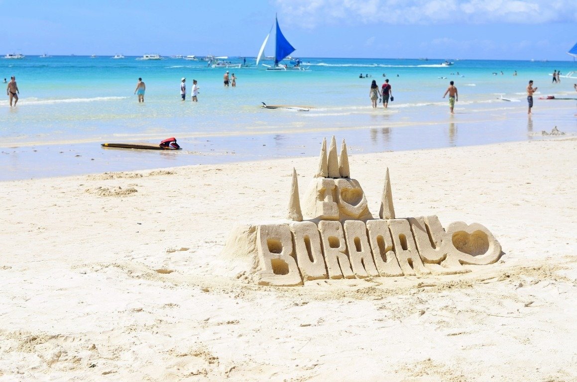 From Historic Manila to White Sand Paradise