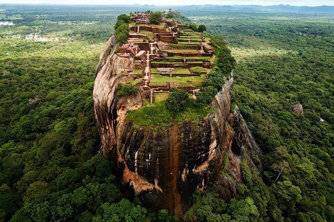 Jewels of Sri Lanka Scenic Escape
